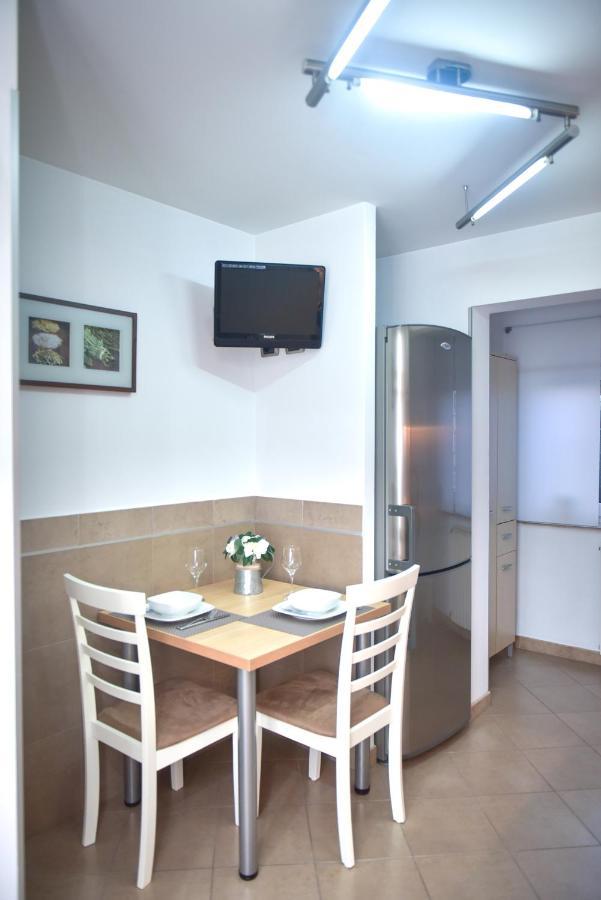 Modern Apartament Făgăraş Buitenkant foto