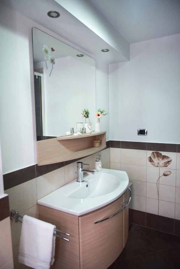 Modern Apartament Făgăraş Buitenkant foto