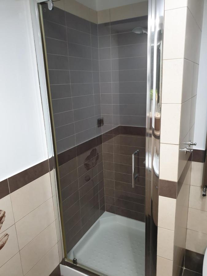 Modern Apartament Făgăraş Buitenkant foto